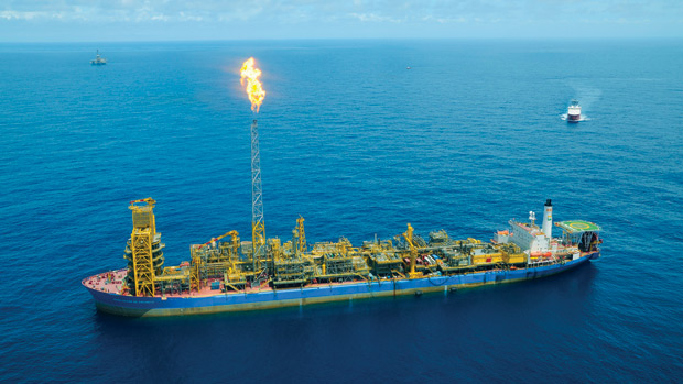 O navio-plataforma Cidade de Anchieta, o primeiro a produzir no pré-sal