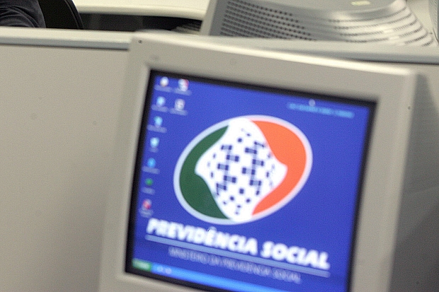 Donas de casa poderão aposentar por idade, mediante contribuição ao INSS da alíquota reduzida