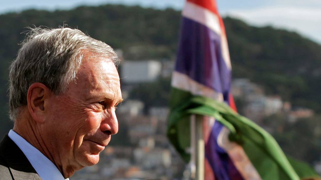 Michael Bloomberg anuncia investimento de US$ 242 milhões em energia limpa