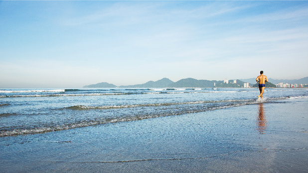 Santos fecha as praias para diminuir casos de Covid
