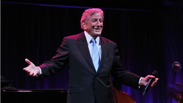 O cantor Tony Bennett durante show