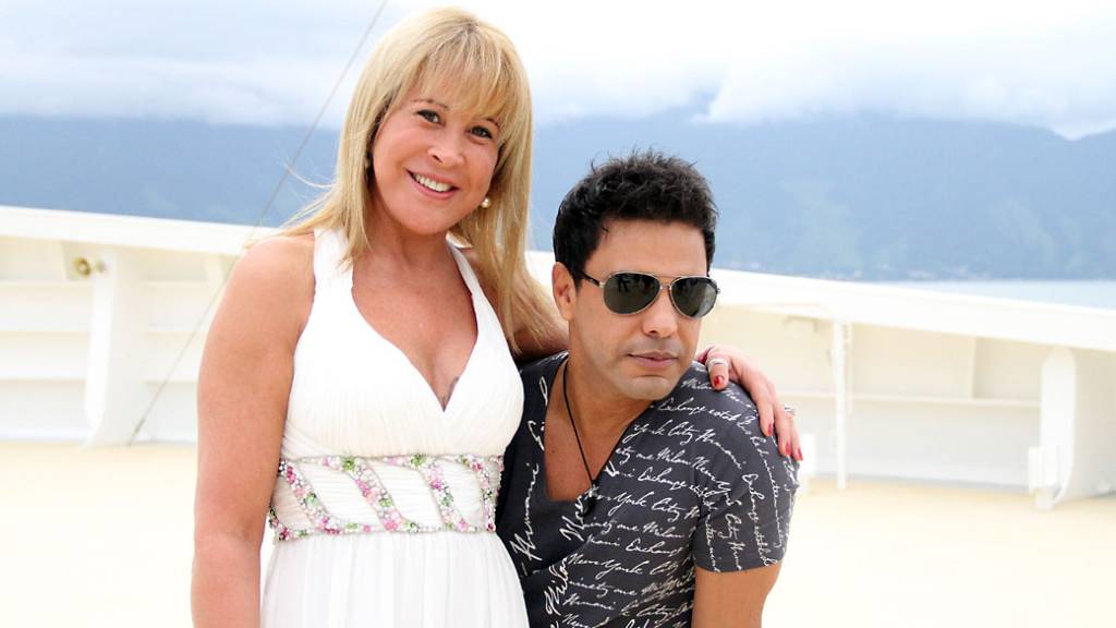 Não é o amor: Zezé di Camargo processado pela ex-mulher