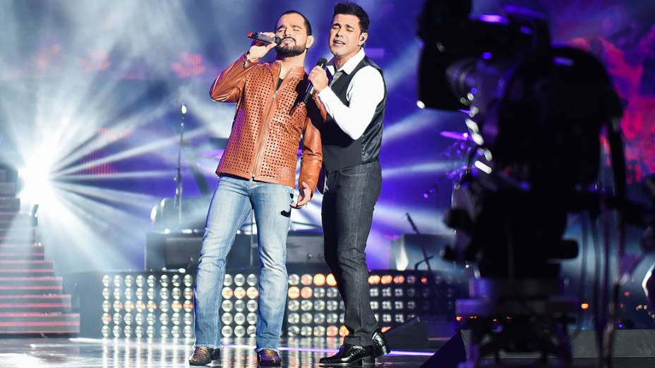 Zezé Di Camargo e Luciano durante ensaio do DVD Flores em Vida, no Citibank Hall, em São Paulo