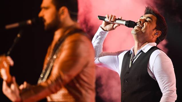 Zezé Di Camargo e Luciano durante lancamento de seu cd no Citibank Hall, em São Paulo Zezé Di Camargo e Luciano durante lancamento de seu cd no Citibank Hall, em São Paulo