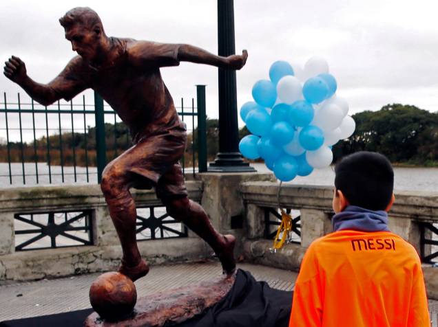 Estátua em homenagem a Lionel Messi é inaugurada em Buenos Aires - 28/06/2016 Estátua em homenagem a Lionel Messi é inaugurada em Buenos Aires - 28/06/2016