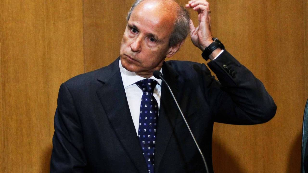 Otávio Marques de Azevedo durante depoimento no auditório da Justiça Federal, em Curitiba (PR), na manhã desta segunda-feira (31)