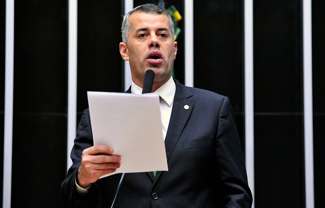 O deputado federal Evair Vieira de Melo (Podemos-ES), discursa em plenário