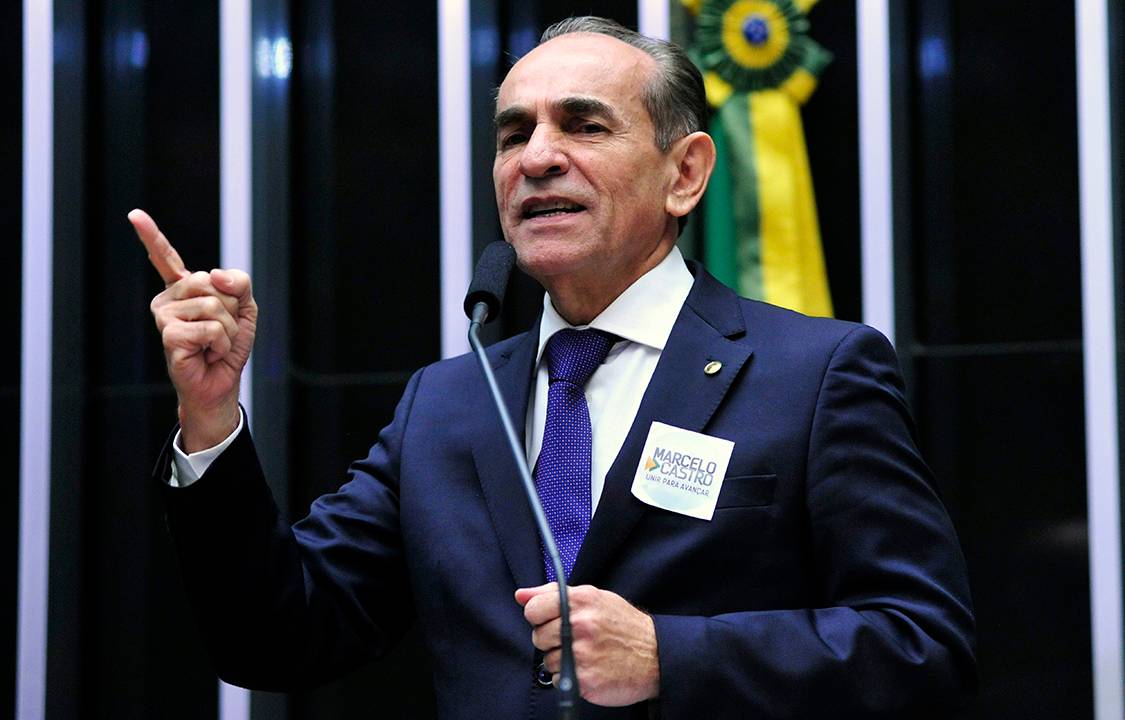 O deputado Marcelo Castro (PMDB-PI) discursa durante sessão de votação, para a escolha do novo presidente da Casa - 13/07/2016