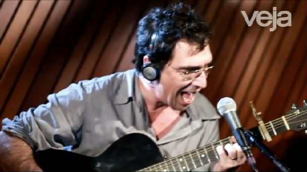 Lobão canta 'Sozinha Minha'