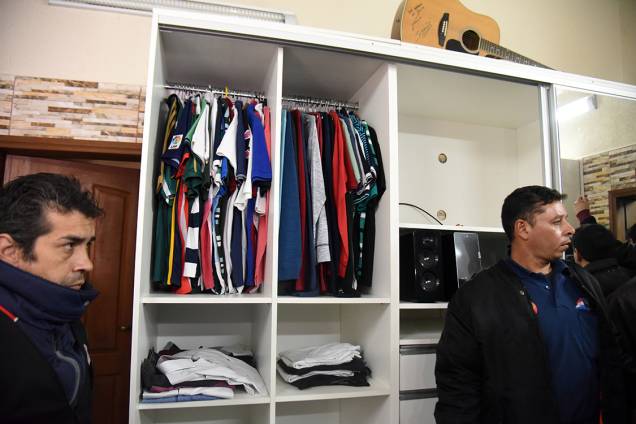 Imagem mostra guarda-roupa da cela do traficante brasileiro Jarvis Chimenes, que estava preso em Assunção, no Paraguai Imagem mostra guarda-roupa da cela do traficante brasileiro Jarvis Chimenes, que estava preso em Assunção, no Paraguai