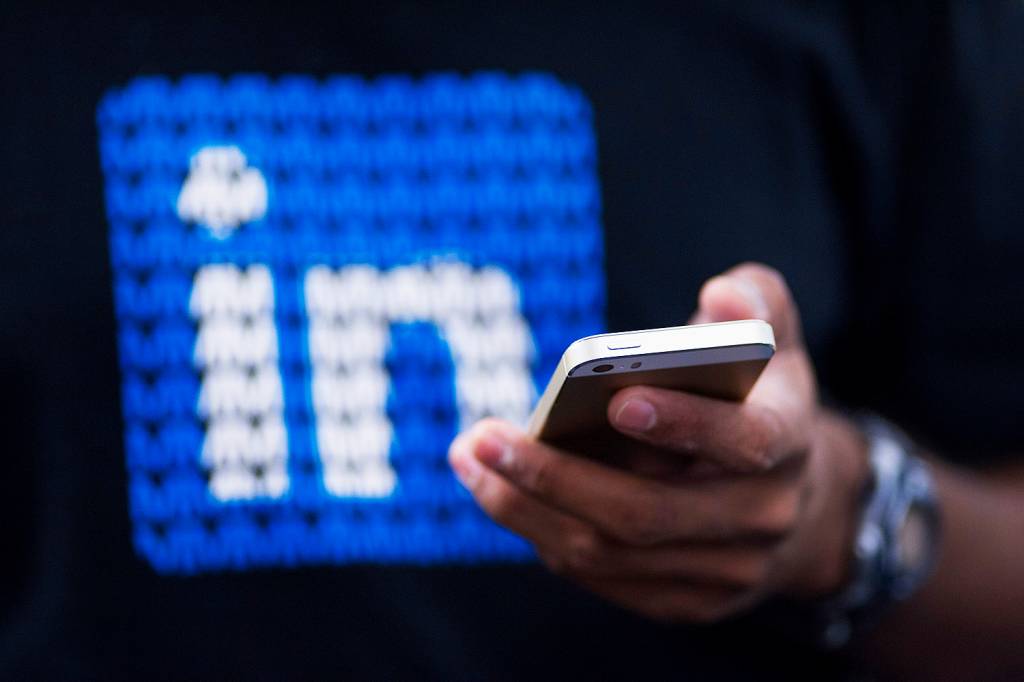 Microsoft vai desativar versão completa do LinkedIn na China