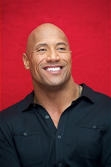 The Rock aparece irreconhecível em Veneza; veja comparação