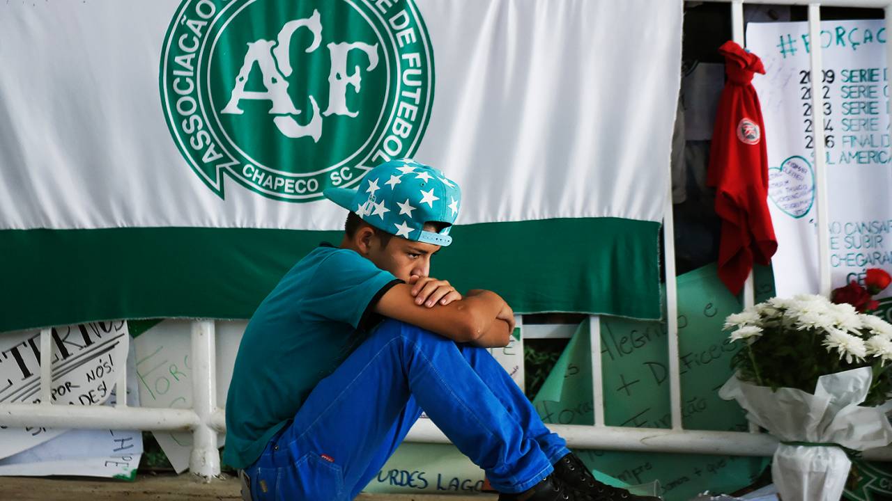 Movimentação na Arena Condá, em Chapecó (SC), às vésperas do velório coletivo das vítimas do voo que transportava a equipe catarinense para a disputa da final da Copa Sul-Americana - 30/11/2016