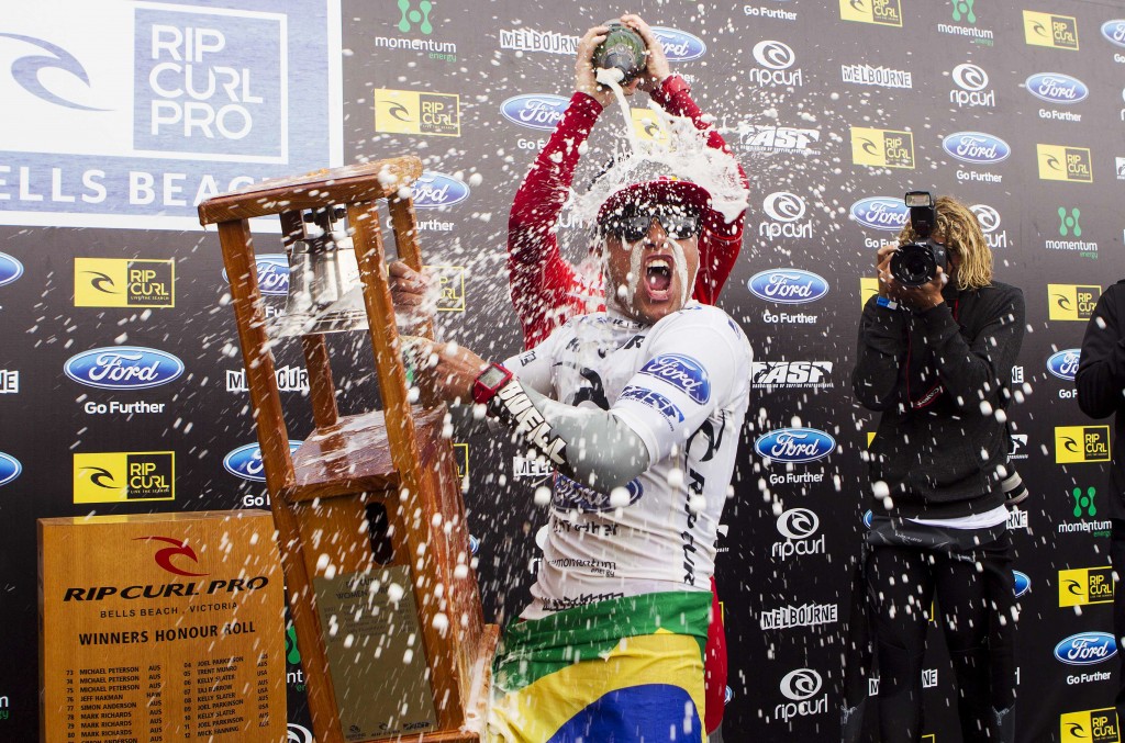 Mineirinho e o cobiçado troféu de Bells Beach, em 2013