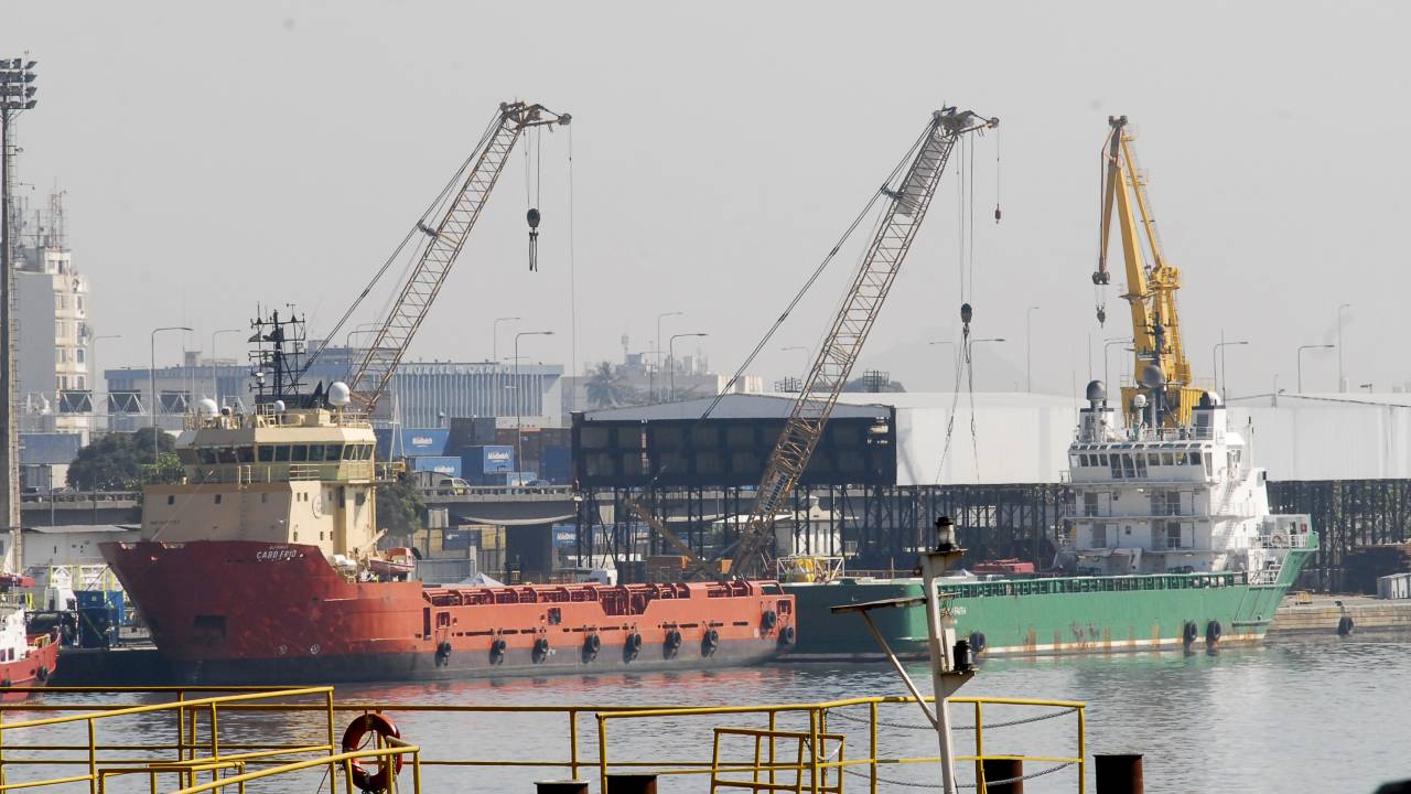 Navios no porto do Rio de Janeiro (Agência Brasil)