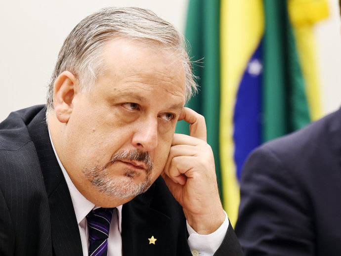 DEM quer convocar Berzoini para explicar caso Bancoop