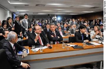 Perillo vai para a briga