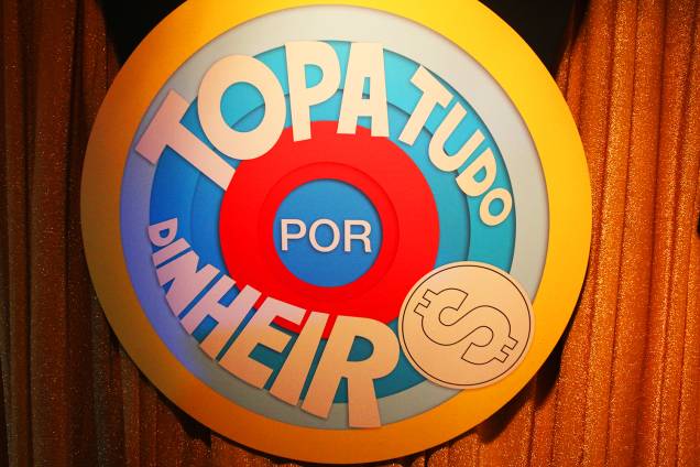 ´Topa Tudo Por Dinheiro´foi um programa de auditório comandado por Silvio Santos, e exibido pelo SBT entre 1991 e 2001 - 06/12/2016 ´Topa Tudo Por Dinheiro´foi um programa de auditório comandado por Silvio Santos, e exibido pelo SBT entre 1991 e 2001 - 06/12/2016