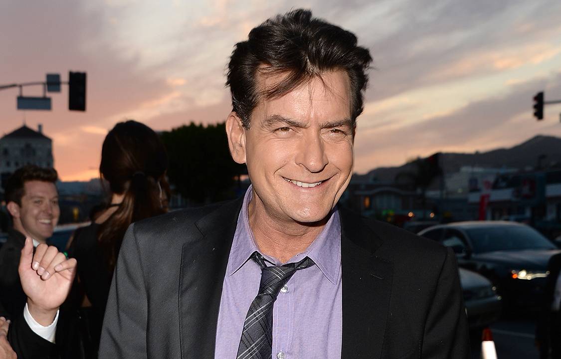 Charlie Sheen comaparece à estreia do filme "Todo Mundo em Pânico 5", em Hollywood, Califórnia