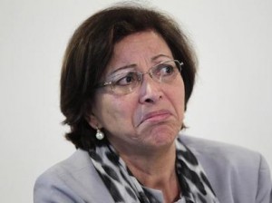 Ex-ministra canta em sessão no Senado para homenagear Lula