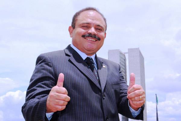 Renan já articula para evitar surpresas em uma eventual presidência de Waldir Maranhão