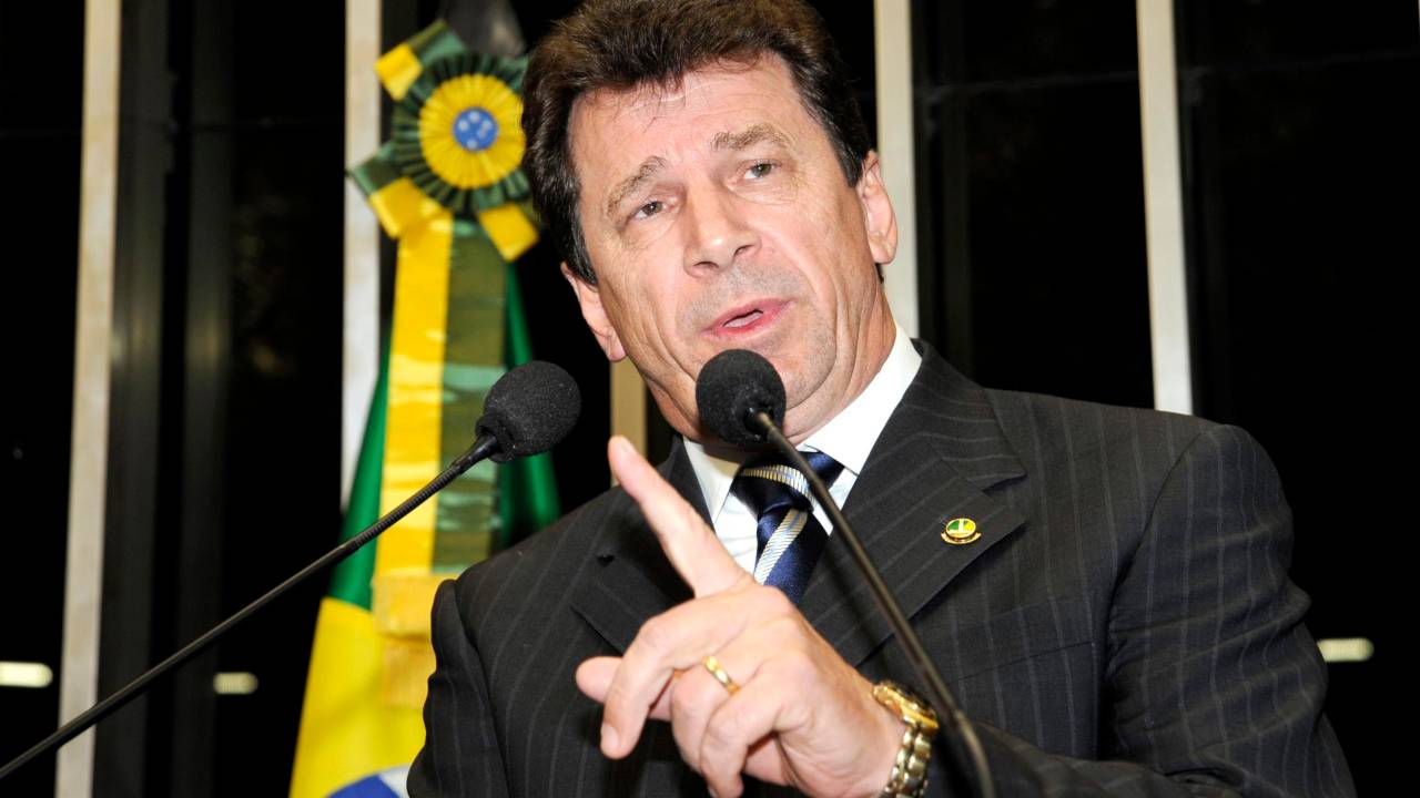 Em discurso na tribuna, senador Ivo Cassol (PP-RO) manifesta apoio aos cortes determinados no Orçamento da União: É mesmo necessário enxugar a máquina, fazer caixa, elevar a arrecadação sem aumentar os impostos