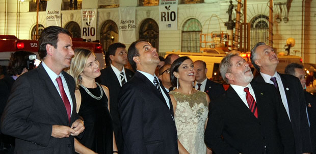 Adriana Ancelmo, mulher do ex-governador do Rio Sérgio Cabral, foi alvo de condução coercitiva na manhã desta quinta-feira. Seu marido foi preso preventivamente pela PF (AE/VEJA)