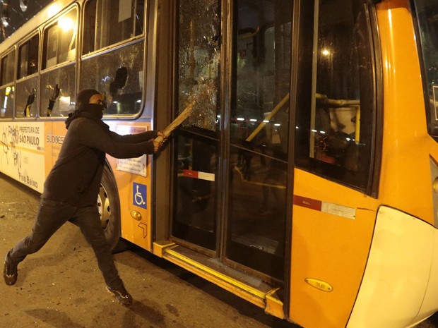 Silvio Navarro: Quem usa ônibus não depreda ônibus