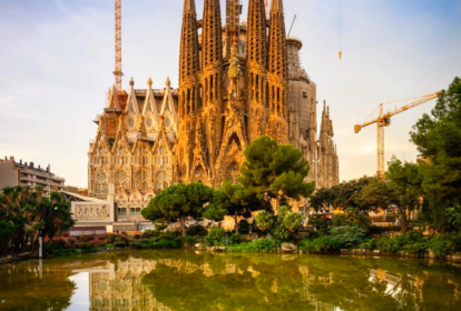 Basílica Sagrada Família, desenhada pelo arquiteto catalão Antoni Gaudí