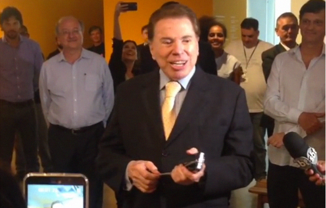 Silvio Santos visita exposição em sua homenagem no Museu da Imagem e do Som (MIS), em São Paulo