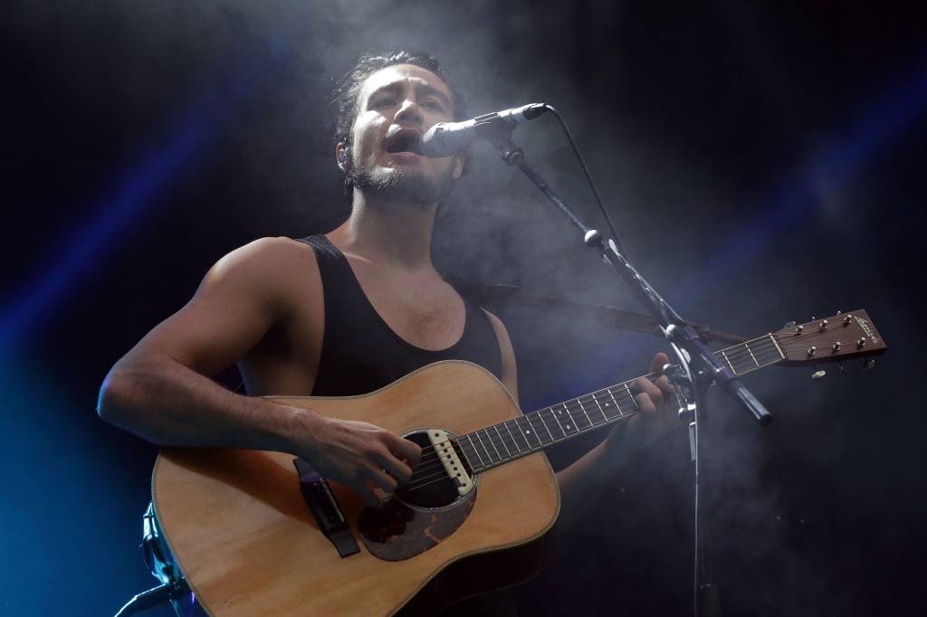 ‘Acústico MTV’ retorna com show de Tiago Iorc