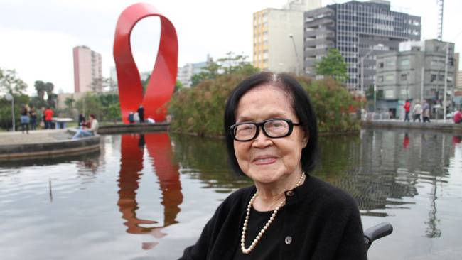 Deputado quer convocar Tomie Ohtake, morta em 2015, para depor na CPI da Lei Rouanet