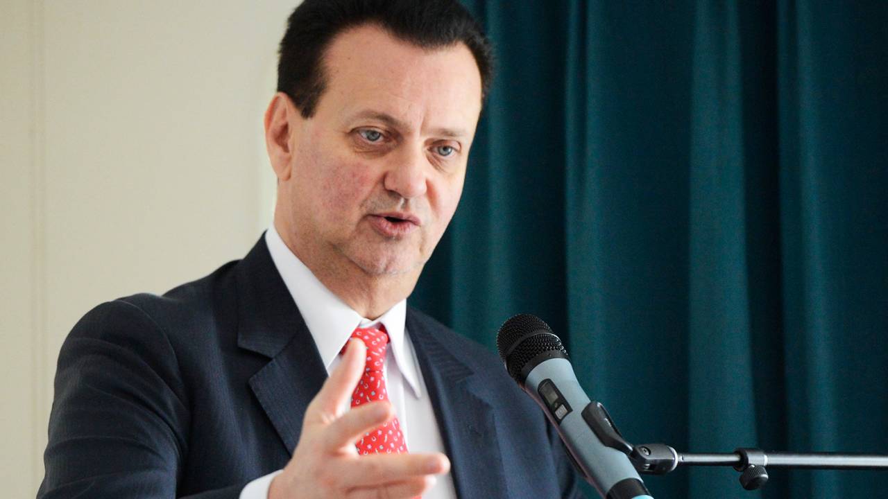 O ministro da Ciência e Tecnologia, Gilberto Kassab, participa do lançamento da 1ª Campanha Hidrográfica do Navio de Pesquisa Hidroceanográfico Vital de Oliveira, no cais da Diretoria de Hidrografia e Navegação da Marinha, na Ponta da Armação, em Niterói (RJ) - 01/12/2016