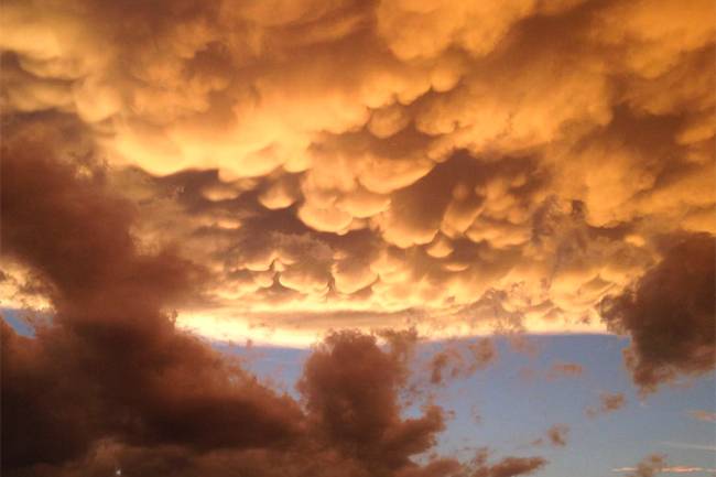 Nuvem Mammatus é vista em Curitiba (PR) - 18/01/2017