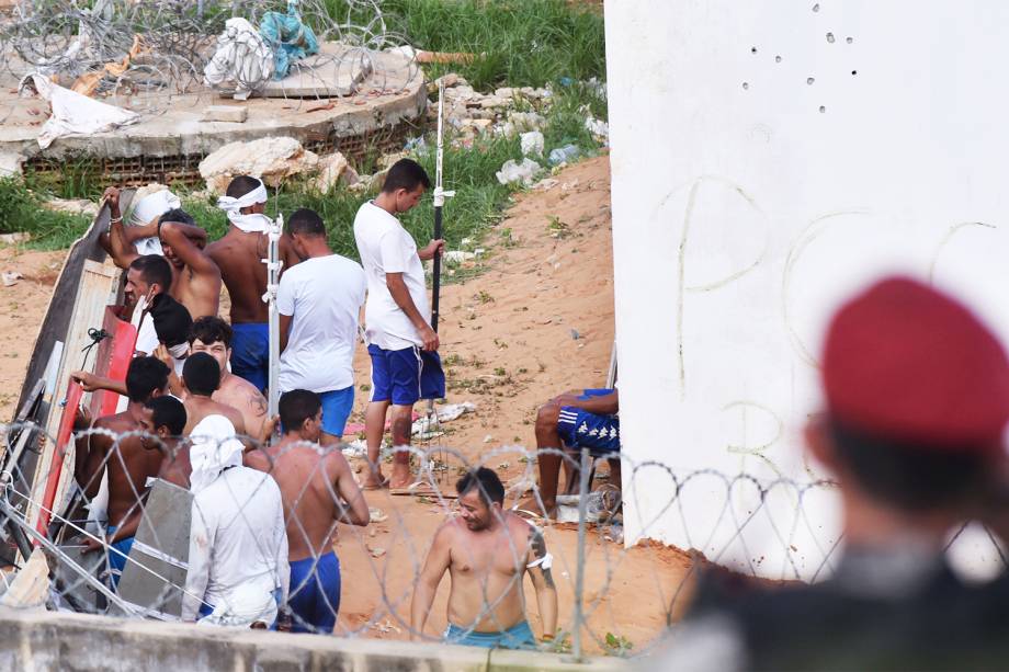 Presos fazem rebelião na Penitenciária Estadual de Alcaçuz, em Natal (RN) - 16/01/2017