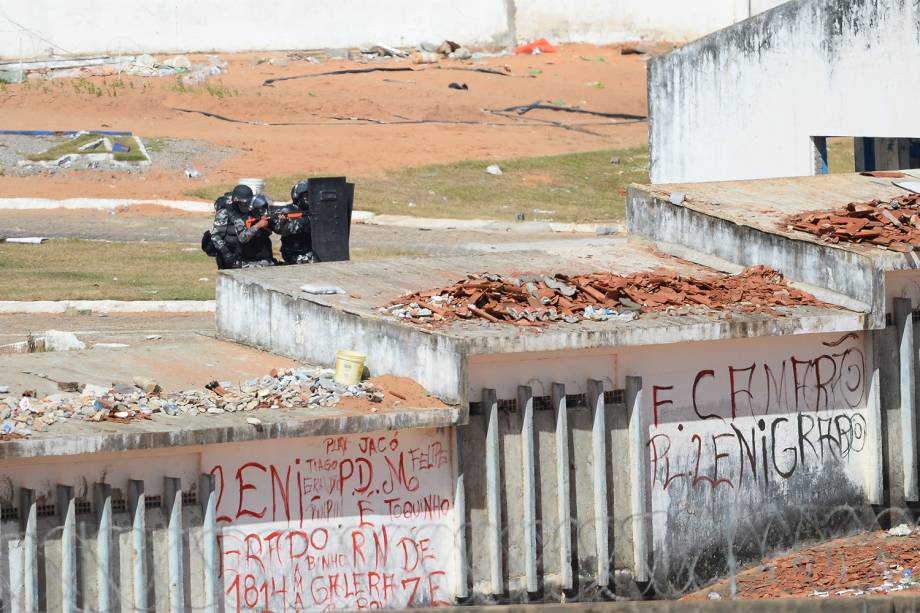 Tropa de Choque entra na Penitenciária Estadual de Alcaçuz, na cidade de Nísia Floresta (RN) - 18/01/2017