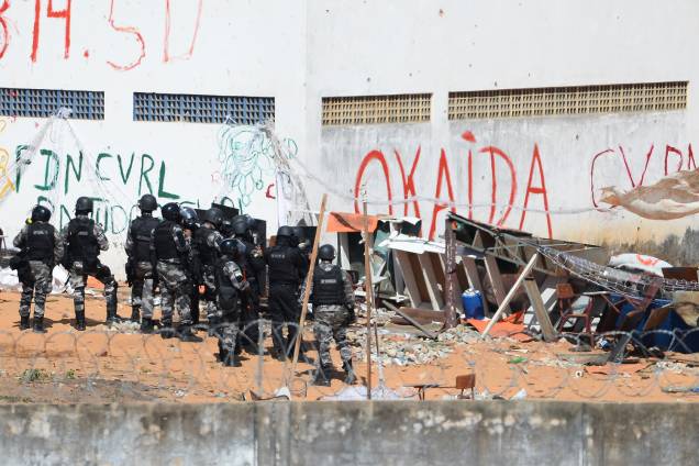 Tropa de Choque entra na Penitenciária Estadual de Alcaçuz, na cidade de Nísia Floresta (RN) - 18/01/2017 Tropa de Choque entra na Penitenciária Estadual de Alcaçuz, na cidade de Nísia Floresta (RN) - 18/01/2017