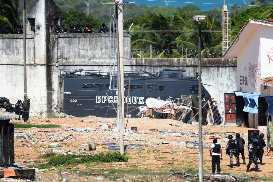 Tropa de Choque entra na Penitenciária Estadual de Alcaçuz, na cidade de Nísia Floresta (RN) - 18/01/2017