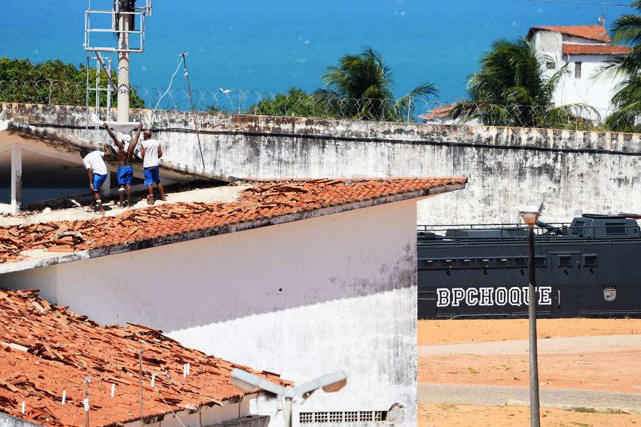 Tropa de Choque entra na Penitenciária Estadual de Alcaçuz, na cidade de Nísia Floresta (RN) - 18/01/2017