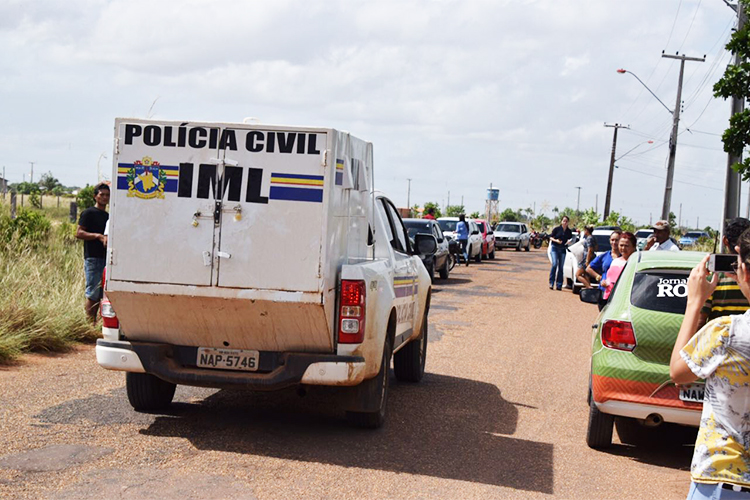 Movimentação nos arredores da Penitenciária Agrícola de Monte Cristo, em Boa Vista (RR), onde ao menos 33 presos foram mortos - 06/01/2017