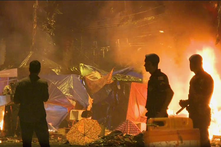 Confronto entre dependentes químicos e PMs na região da Santa Efigênia, centro de São Paulo (SP). O conflito ocorreu no cruzamento da Alameda Dino Bueno e a Rua Helvétia, nos Campos Elíseos, quando os policiais tentavam liberar a via localizada próxima da estação da Luz - 17/01/2017