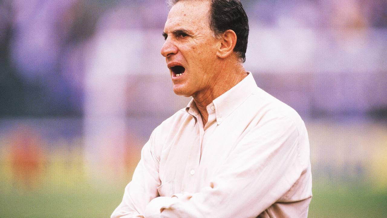 Carlos Alberto Silva, técnico do Guarani.