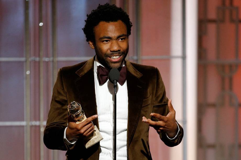 O ator Donald Glover recebe o Globo de Ouro de prêmio de melhor ator em série de comédia por 'Atlanta'