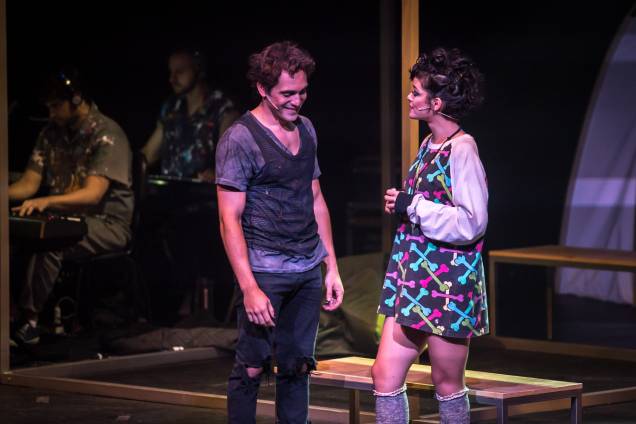 Thiago Machado (Roger) e Ingrid Gaigher (Mimi) Thiago Machado (Roger) e Ingrid Gaigher (Mimi)