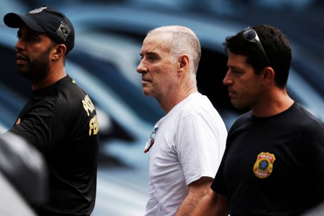 Eike Batista chega à sede da Polícia Federal no Rio para prestar depoimento Eike Batista chega à sede da Polícia Federal no Rio para prestar depoimento