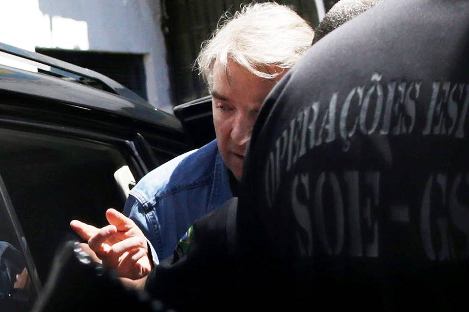 O empresário Eike Batista chega ao Presídio Ary Franco, em Água Santa, na zona norte do Rio de Janeiro, conduzido por policiais federais. Ele foi preso logo após desembarcar no Aeroporto Internacional Tom Jobim (Galeão), vindo de Nova York (EUA) - 30/01/2017