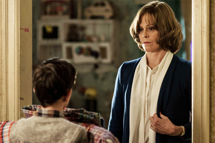 Cena do filme 'Sete Minutos Depois da Meia Noite' Cena do filme 'Sete Minutos Depois da Meia Noite'