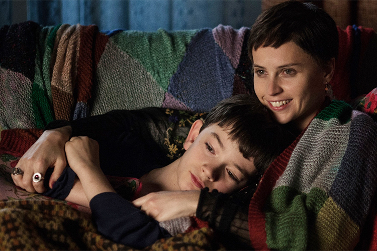 Cena do filme 'Sete Minutos Depois da Meia Noite' Cena do filme 'Sete Minutos Depois da Meia Noite'