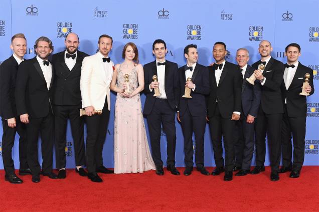 Elenco de 'La La Land' posa para fotos após receberem sete prêmios no Globo de Ouro, realizado em Beverly Hills, no estado americano da California - 08/01/2017 Elenco de 'La La Land' posa para fotos após receberem sete prêmios no Globo de Ouro, realizado em Beverly Hills, no estado americano da California - 08/01/2017
