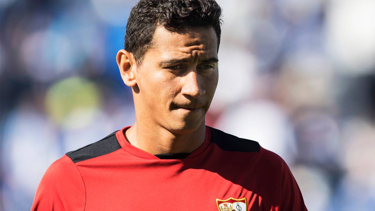 O jogador Paulo Henrique Ganso, do Sevilla, durante treino para partida contra o Deportivo Leganes, válida pela La Liga, realizada em Madri, na Espanha - 15/10/2016